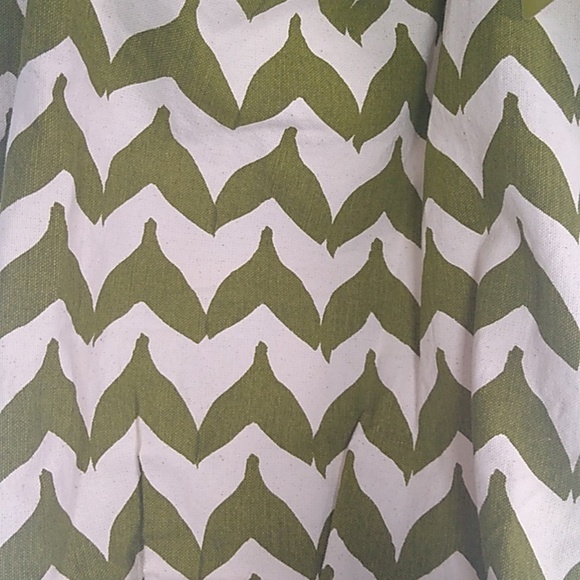 NWT Rock Flower Paper Bucket Bag Tote Chevron Whale Tails - Picture 2 of 7